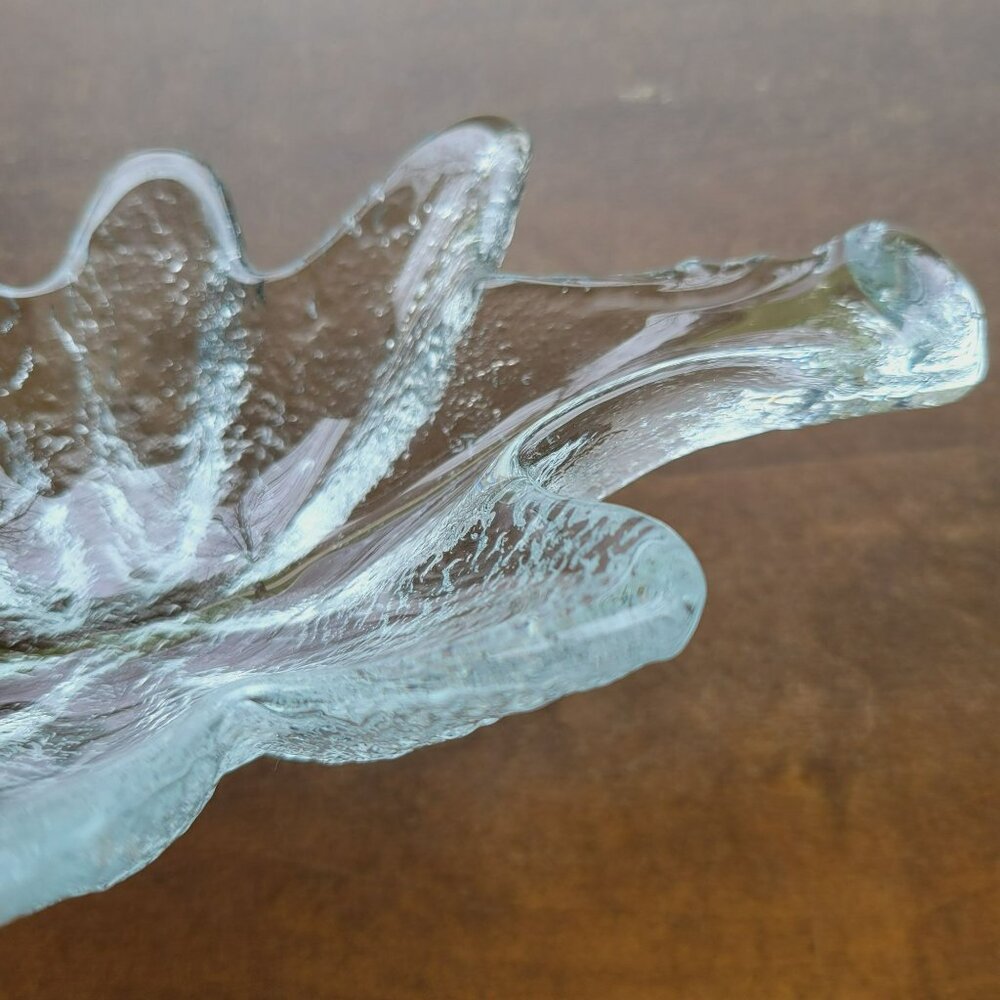 Vintage Blenko Leaf Shaped Clear Glass Centerpiece Bowl, Minor UV Reactive - Picture 5 of 8